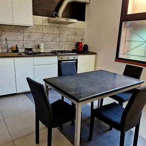 Casa Della Lettera , Catania-Fontanarossai nemzetközi repülőtér Olaszország